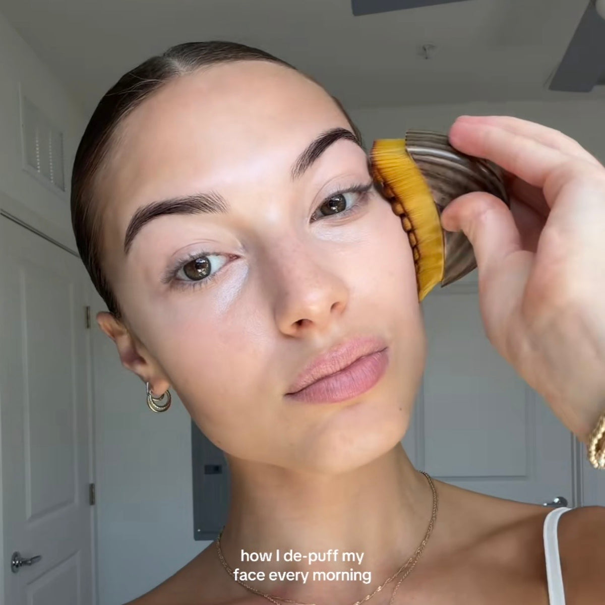 Lymphatic Contour Face Brush